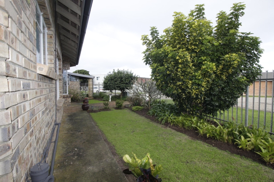 4 Bedroom Property for Sale in Aston Bay Eastern Cape